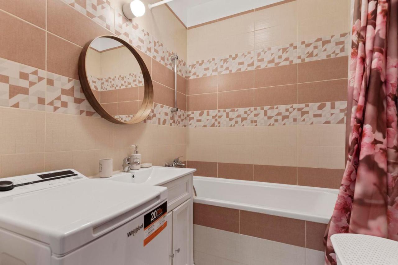 Apartment 20 Minutes From City Center W Netflix, Coffee Or Tea & Parking ブラチスラヴァ エクステリア 写真